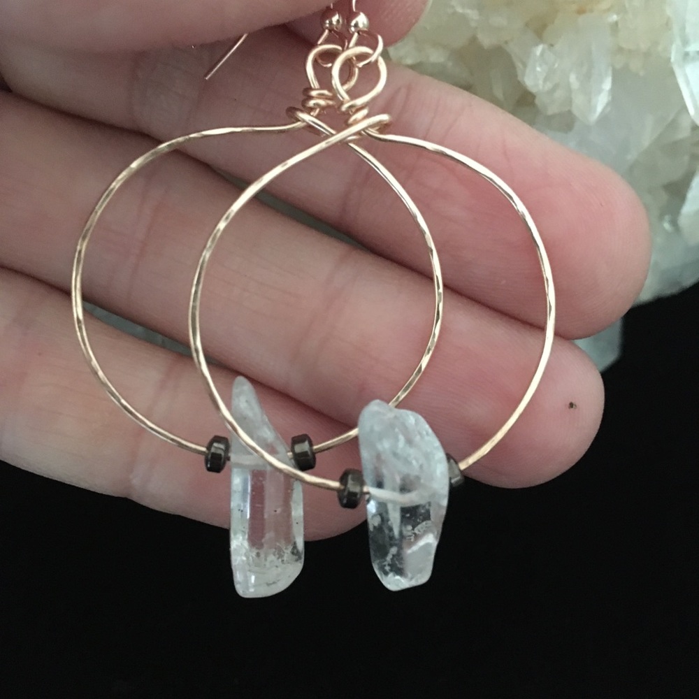 Hammered Copper Quartz Earrings ✨